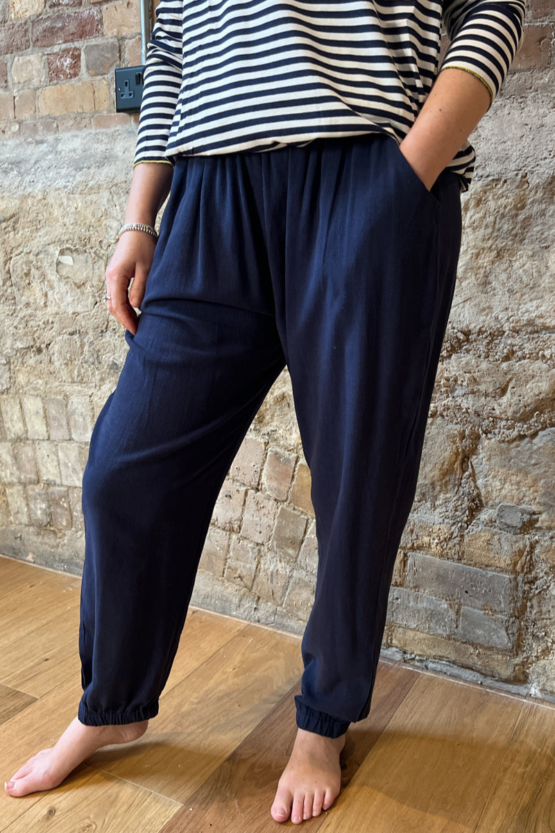 Leo relaxed trouser in navy